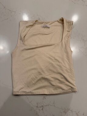 Live in the Moment Women’s Medium Beige Cropped Sleeveless Square Neck Top
